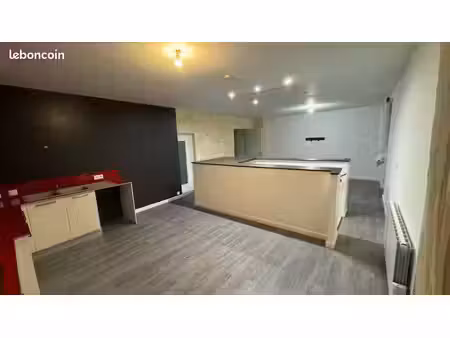 maison de village t4 de 100 m² avec terrasse et balcon – blaye-les-mines village