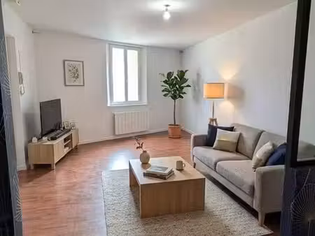 appartement de 64 mètres carrés à albi avec patio