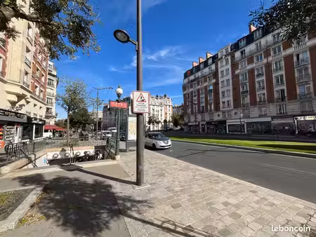boutique 127 m² paris