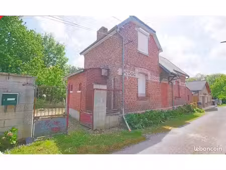maison 53m2  avec cuisine neuve et salle de bain rénové. finition à faire