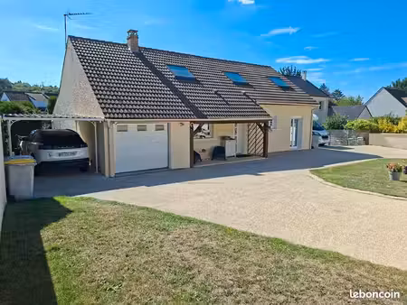 maison individuelle de 156 m2 avec piscine chauffée
