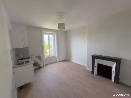 t2 meublé entièrement refait à neuf centre de limoges proche facultés écoles et iut