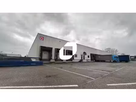 local d'activités à louer