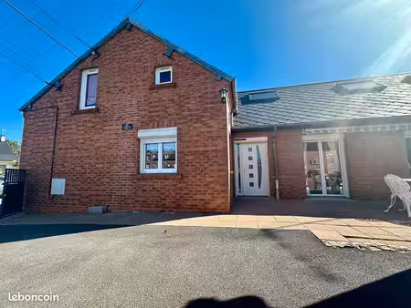 maison 9 pièces 228 m²