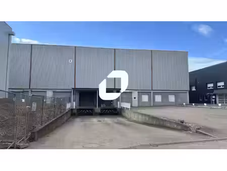 local d'activités à louer