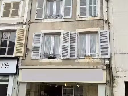 immeuble 8 pièces 262 m² civray