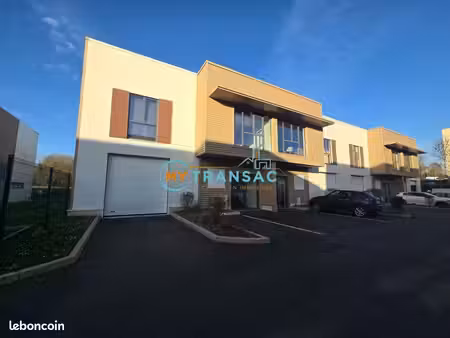 local bureaux 166 m²