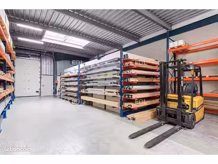 local bureaux 200 m²