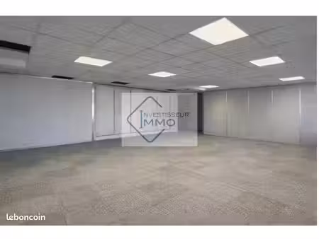 bureaux 150 m²