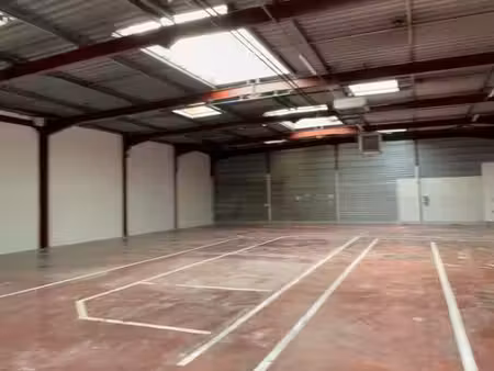 local d'activite 1024 m² saint soupplets
