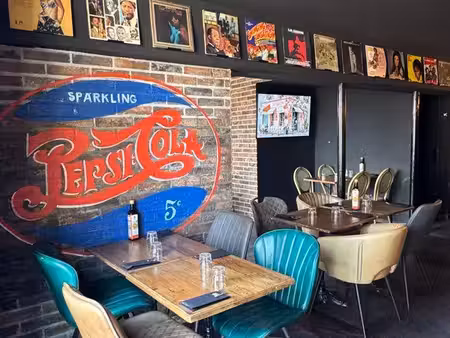 café bar pizzeria