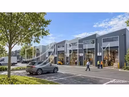 local d'activite 230 m² chevry-cossigny