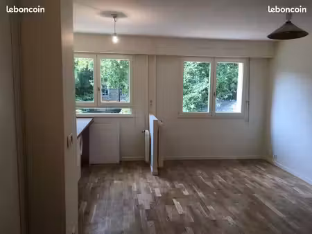 studio 1 pièce 27 m²