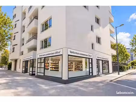 boutique 230 m² paris