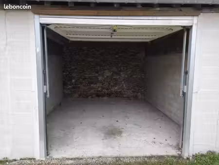box / garage à 400 mètres de la gare de rambouillet