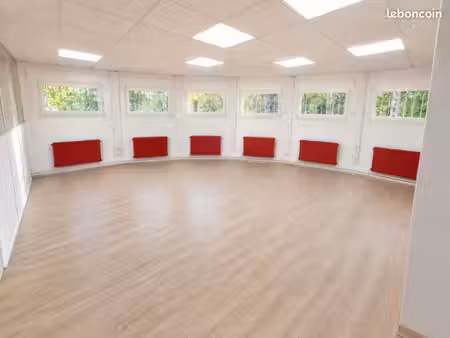 bureaux 60 m² + 2 parkings – fibre – sécurité – proximité ligne l