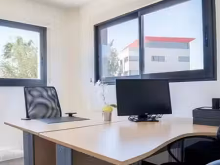 bureau à louer – poste de travail à poissy