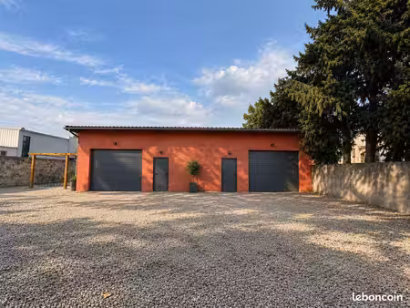 entrepôt 120 m² avec parking clos et sécurisé – l’isle-sur-la-sorgue