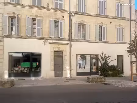 local commercial centre ville