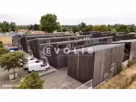 local d'activité 212 m²