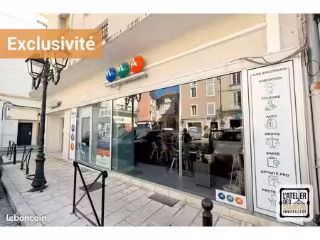 murs commerciaux 83 m² orange
