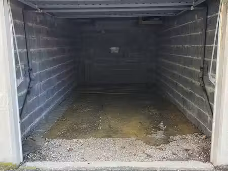 box / parking à louer