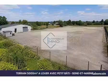 terrain 4 350 m² les chapelles bourbon