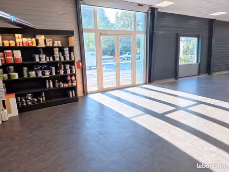 local commercial 900 m² limoges