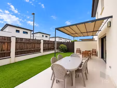 montelimar  maison 106 m2  4 chambres