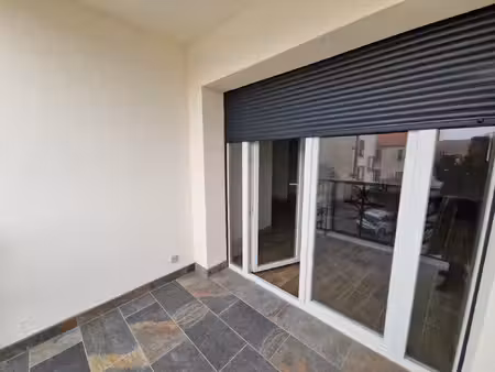 bel appartement neuf avec terrasse !