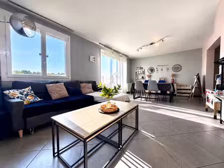 feyzin- appartement t4 - spacieux et rénové