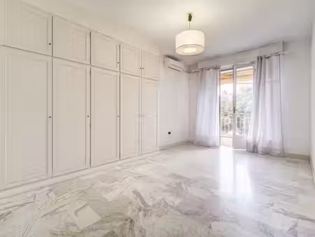 nice saint sylvestre - appartement 2 pièces avec deux balcon