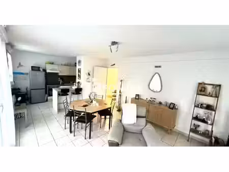 exclusivite bel appartement t2 avec terrasse et 2 parkings