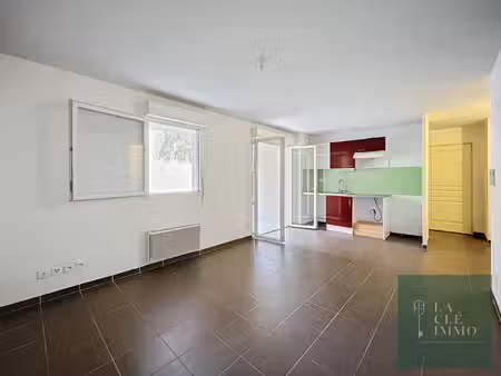 villeneuve-lès-béziers t2 en rez-de-chaussée avec terrasse