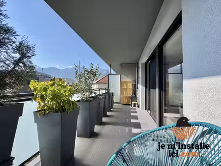 voreppe t3 récent avec terrasse  au premier et dernier éta