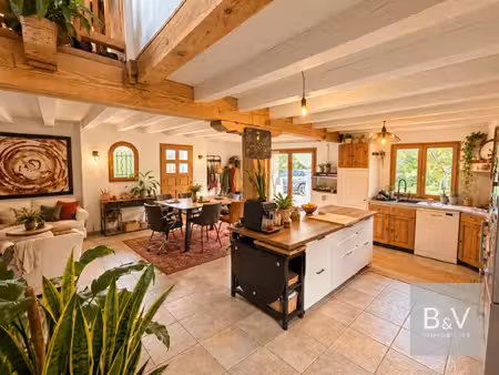 maison familiale t7 – 6 chambres – terrain de 5 686 m² – t2 indépendant
