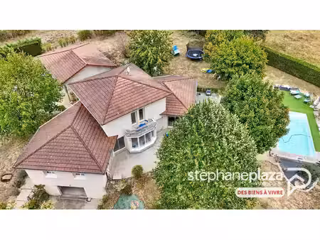 maison ceyzeriat 8 pièce(s) 179 m2 terrain 3032 m2 et entrepôt 100 m2
