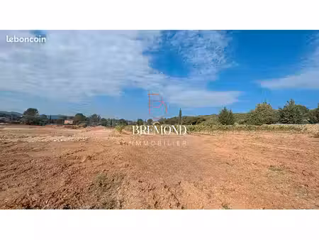 terrain 1400 m² carces