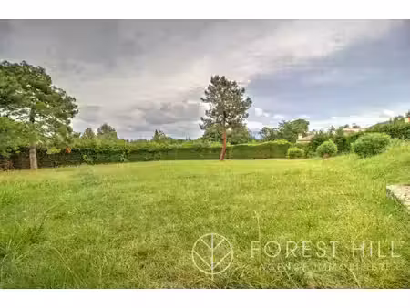 terrain viabilisé. libre de construction  à cinq minutes du