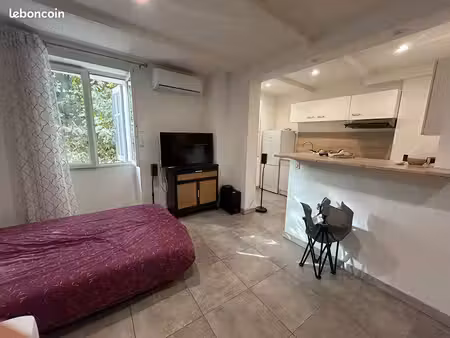studio 1 pièce 31 m²