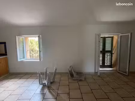 meublé avec loggia et petit garage