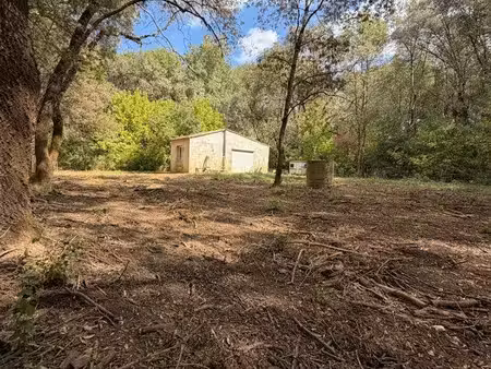 coin de nature à bras – terrain clos de 1 949 m² avec bâtiment et mezzanine