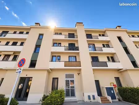 toulon – t3 vendu occupé – 62 m² – rentabilité brute env. 7 4 %