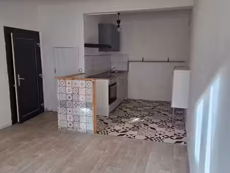 t2 à vendre – centre-ville de vidauban