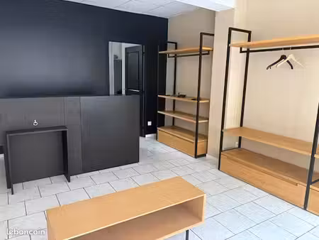 location local commercial