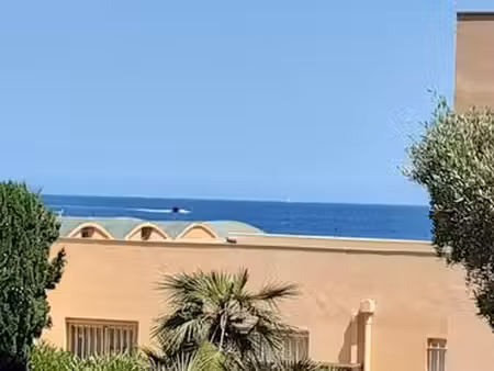 particulier vend studio-cabine au lavandou (var)