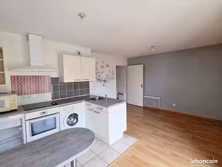 studio 1 pièce 28 m²