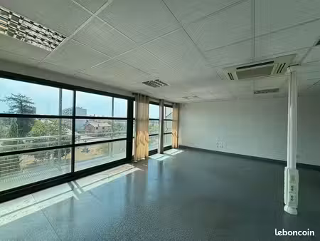 bureaux 606 m² montauban