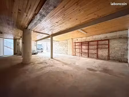 a louer entrepôt /garage