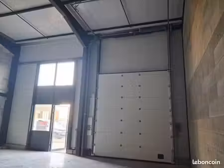 local d'activité 237 m²